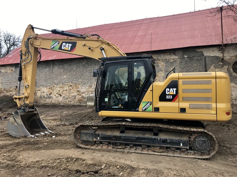 Cat 323F - lopata